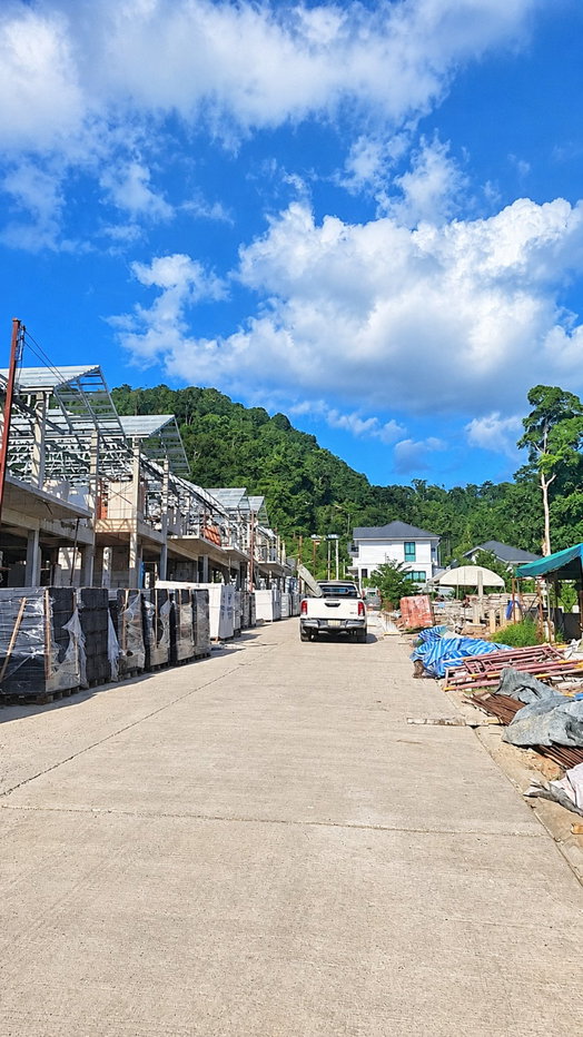 รูป ขายดาวน์บ้านแฝด 2 ชั้น หมู่บ้านสุพิชฌา เดอะ เซอเคิล วงเวียนเกาะสิเหร่ ภูเก็ต ทำเลดี เดินทางสะดวก - รูปที่ 9/10