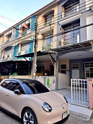 เช่าทาวน์โฮม อ่อนนุช 80 : R3181  ให้เช่าตึกแถว 3 ชั้น ครึ่ง มีชั้นลอย หมู่บ้านแกรนด์วิลล์ อ่อนนุช 80 (ว่างค่ะ)