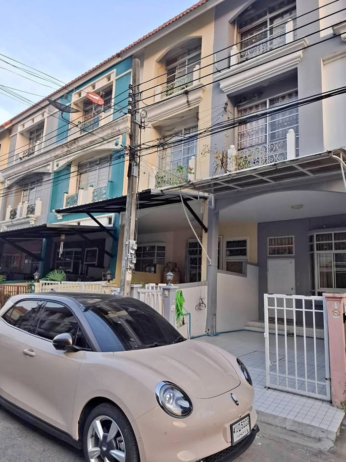 รูป R3181 ให้เช่าตึกแถว 3 ชั้น ครึ่ง มีชั้นลอย หมู่บ้านแกรนด์วิลล์ อ่อนนุช 80 (ว่างค่ะ) - รูปที่ 1/21