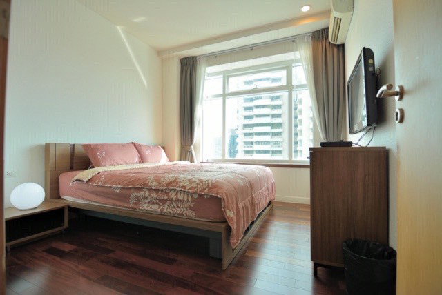 picture Luxury Living at Circle Condominium 🏙️ - 7/9