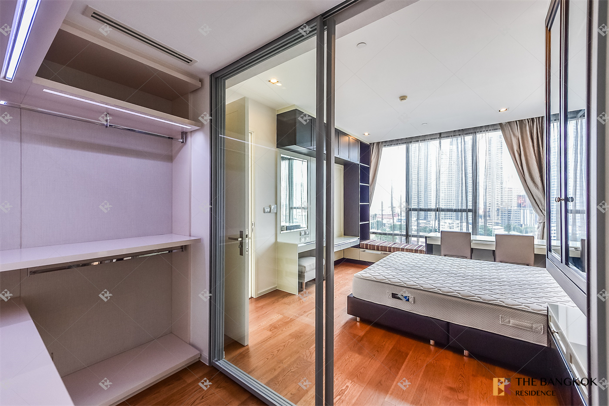 picture The Bangkok Sathorn Private Unit, Fully Equipped Common Area near BTS Surasak - 3/10
