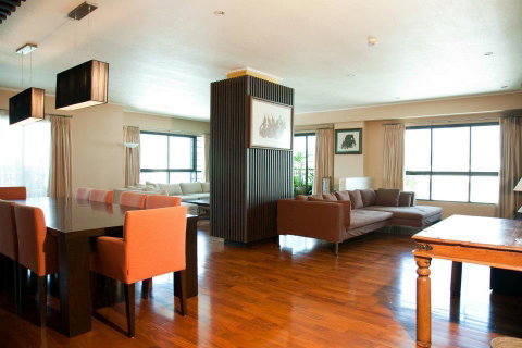 The Lanai Sathorn 💎 คอนโดหรู 3 ห้องนอนใจกลางเมือง พร้อมสิ่งอำนวยความสะดวกครบครัน!