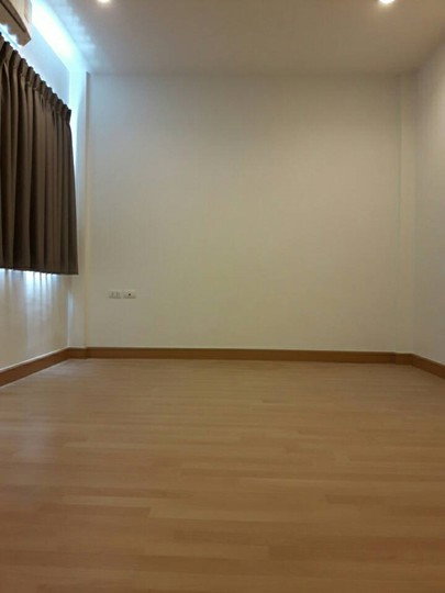 รูป ขายทาวน์โฮม 3ชั้น ลุมพินี ทาวน์ วิลล์ ศรีนครินทร์ - แบริ่ง ซอยศรีด่าน 18 ใกล้รถไฟฟ้า BTS แบริ่ง - รูปที่ 9/32