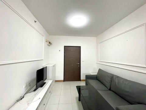🏙️ Luxurious 1-Bed Condo at Supalai Park Asoke-Ratchada - Only 3.19M THB!