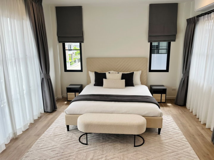 picture Crown Estate 4 bed 3 bath ECL #219 - 5/11