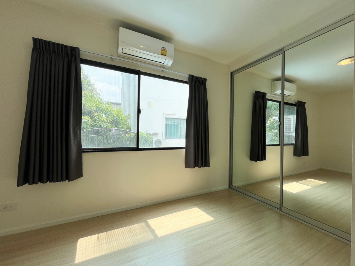 รูป ขายทาวน์โฮม 3 ชั้น บ้านกลางเมือง นวมินทร์ 42 วิวสวน หลังมุม พร้อมอยู่ - รูปที่ 8/17