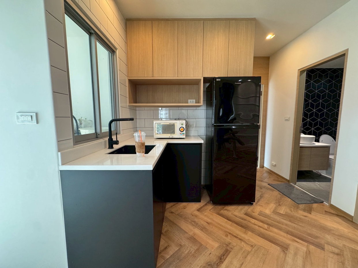 รูป "ลดกระหน่ำ คอนโดหรูใจกลางเมือง! The Room Ratchada-Ladprao 1 ห้องนอน 61.8 ตร.ม. ราคา 5.8 ล้านบาท ใกล้ MRT ลาดพร้าว สนใจติดต่อด่วน!" - รูปที่ 2/8