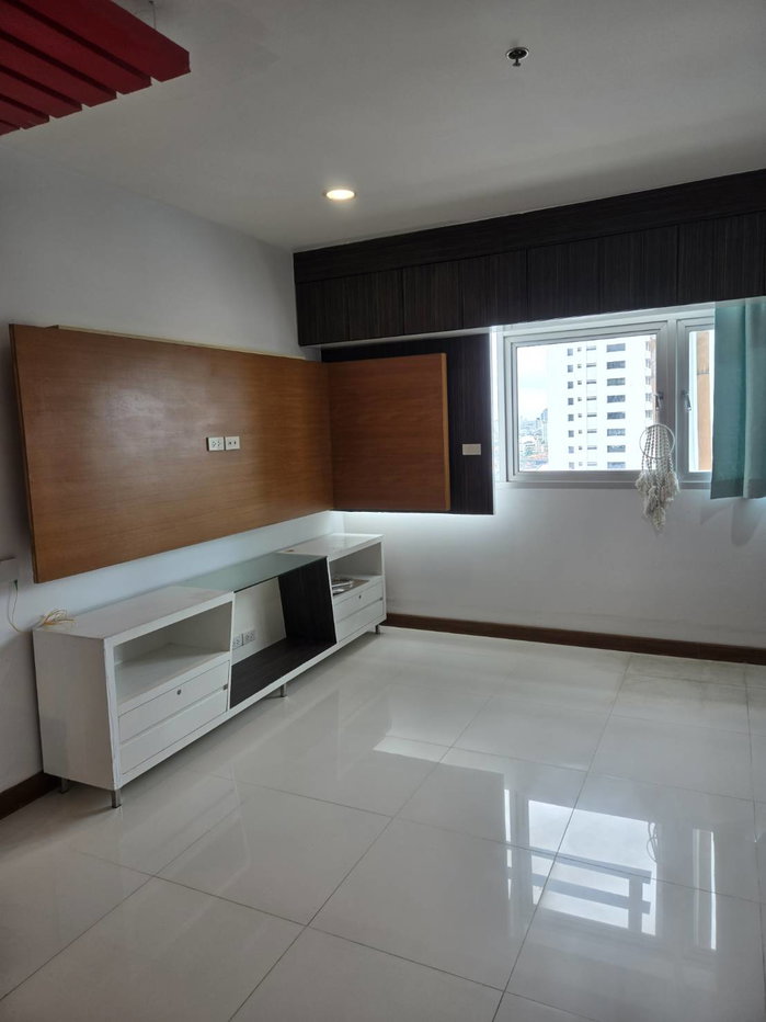 รูป คอนโดหรู 2 ห้องนอน St.Louis Grand Terrace ใจกลางพระราม 3
เช่าเพียง 35,000 บาท ต่อเดือน! พร้อมสิ่งอำนวยความสะดวกครบครัน - รูปที่ 3/8