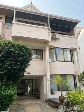 ทาวน์เฮ้าส์ 3 ชั้น 4 ห้องนอน ให้เช่า ใกล้ชายหาดหัวหิน 6840361