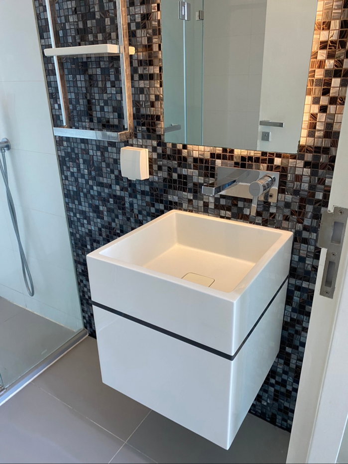 picture large corner unit next to bts phrakanong  - 3/8