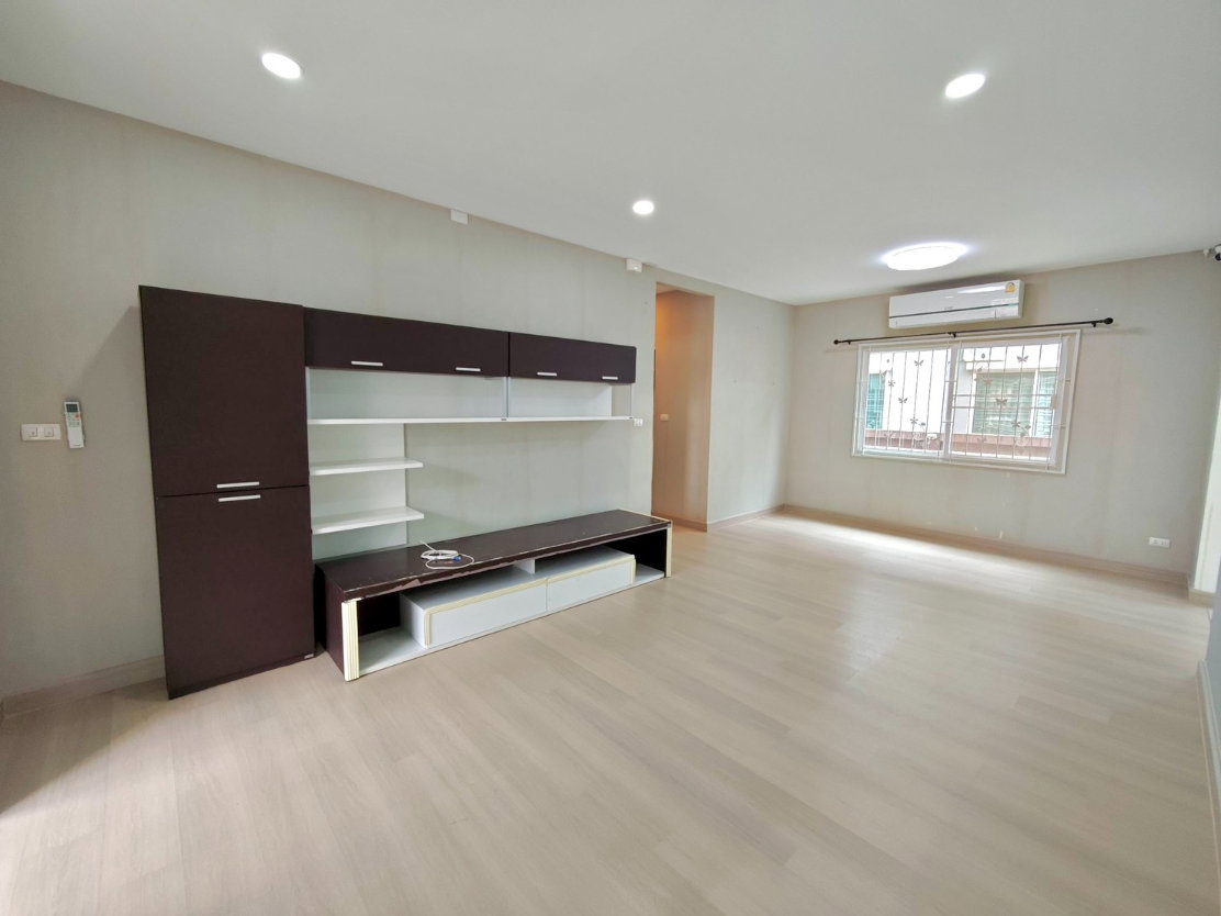 รูป ขายบ้านแฝด น้ำไม่ท่วม Perfect Park รังสิต 2 เดินทางสะดวก ใกล้ทางด่วน ต่อเติมเพิ่มพื้นที่ใช้สอย พร้อมเข้าอยู่ - รูปที่ 3/15