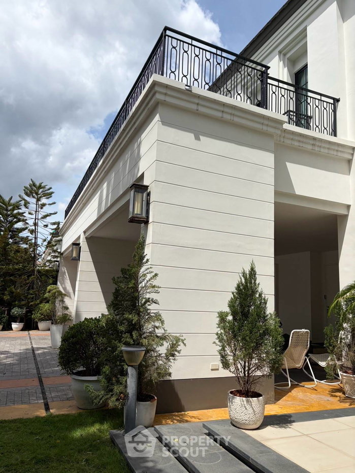 picture 5-BR House at Baan Sansiri Pattanakarn in Suan Luang (ID 3391891) - 36/47