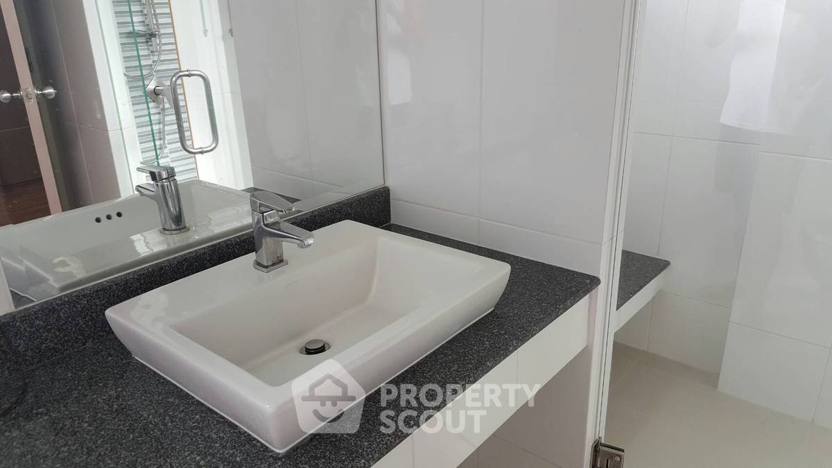 picture 3-BR 168 Sqm House At Aqua Divina, Saphan Sung (ID 1242273) - 9/14