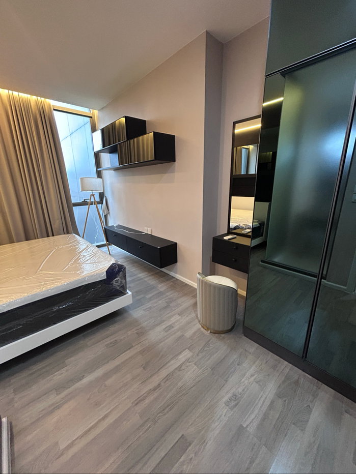 picture large corner unit next to bts phrakanong  - 2/8