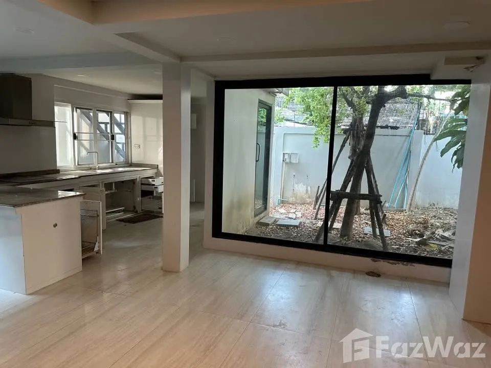 picture 3 Bedroom House for sale in Sam Sen Nok, Bangkok  6874914 - 2/8