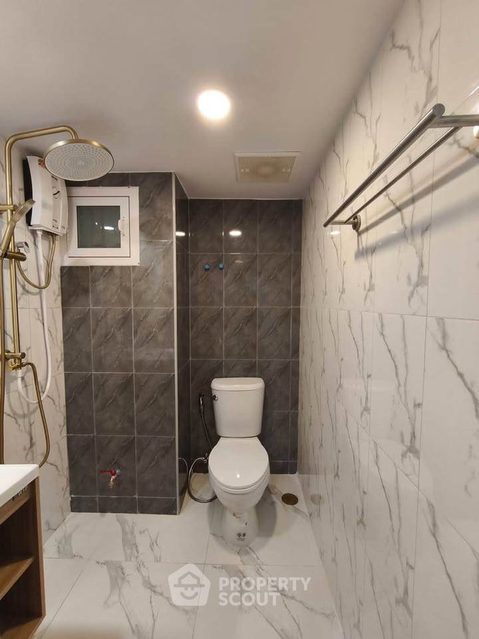 picture 1-BR Condo At Night Bazaar Condotel, Chang Khlan (ID 3422830) - 15/15