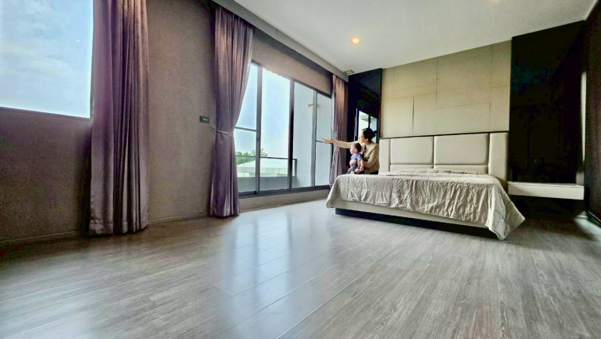 รูป ขาย ทาวน์โฮมหรู เลียบด่วนรามอินทรา Landmark Ekkkamai Ramintra 3 นอน 2 จอด มี skyhall penthouse โปร่งโล่งทะลุ 3 ชั้น เหมาะ ทำ home office - รูปที่ 13/21