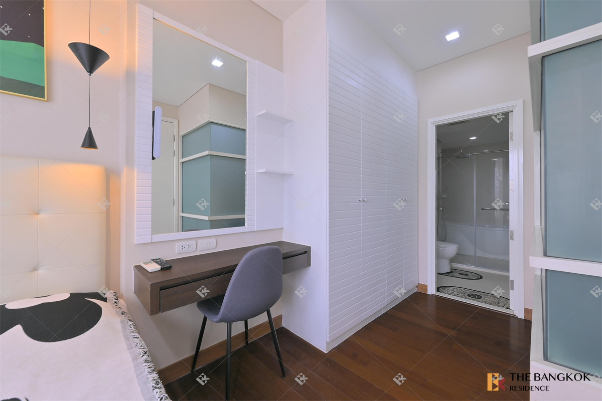 picture High-potential Location, Not as Expensive as You Think Ivy Thonglor - 3/10