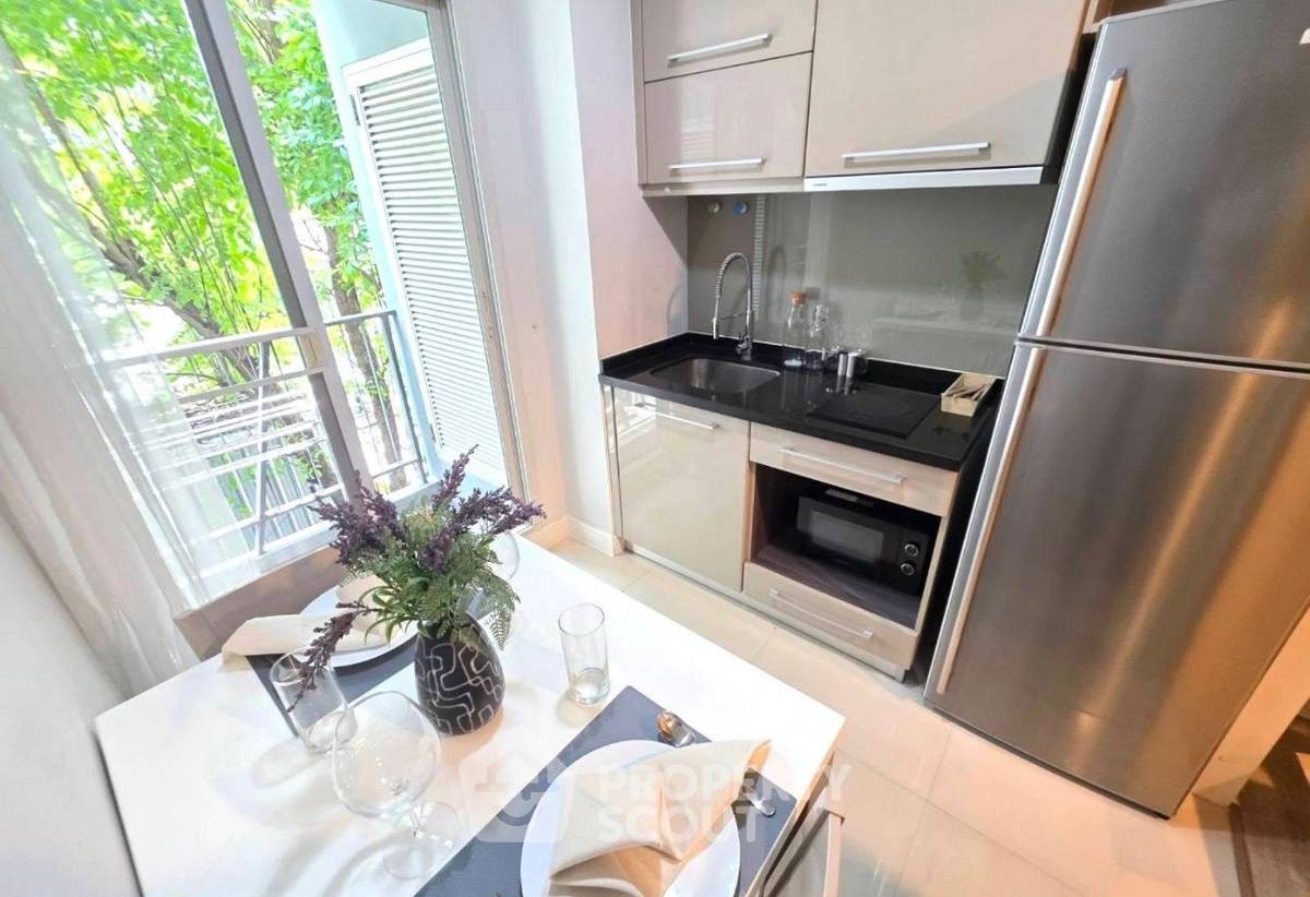 picture 1-BR Condo At The Crest Sukhumvit 49 Near BTS Thong Lor (ID 3425671) - 3/13