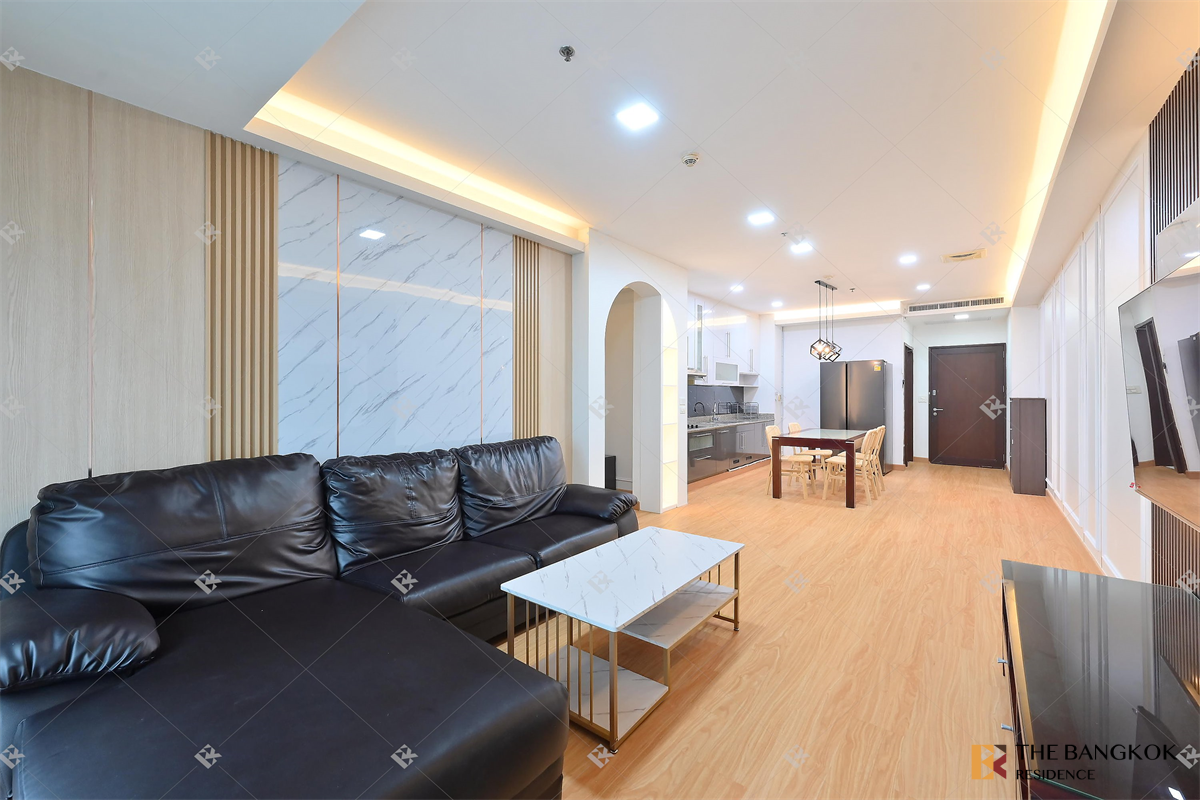picture Fits All Lifestyles Noble Ora Thonglor - 7/10