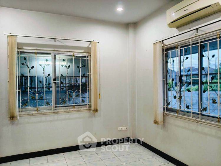 picture Pet-Friendly 3-BR House In Nong Chom, San Sai, Chiang Mai (ID 3425591) - 5/12