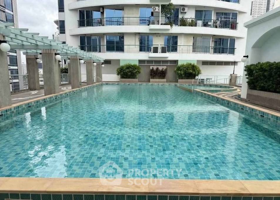 picture 3-BR Condo at Sathorn House Condominium near BTS Surasak (ID 3384376) - 11/11