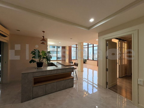 â L05C0Tã FOR RENT The Emporio Place 3Bed Duplex 180sqm Large Unit Rare Item Best Rate Near BTS Phrom PhongâĻ