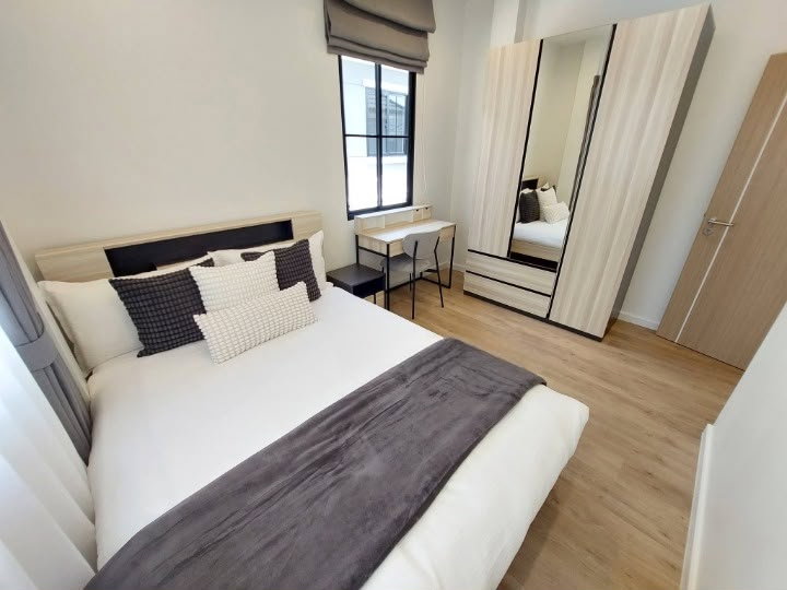 picture Crown Estate 4 bed 3 bath ECL #219 - 7/11