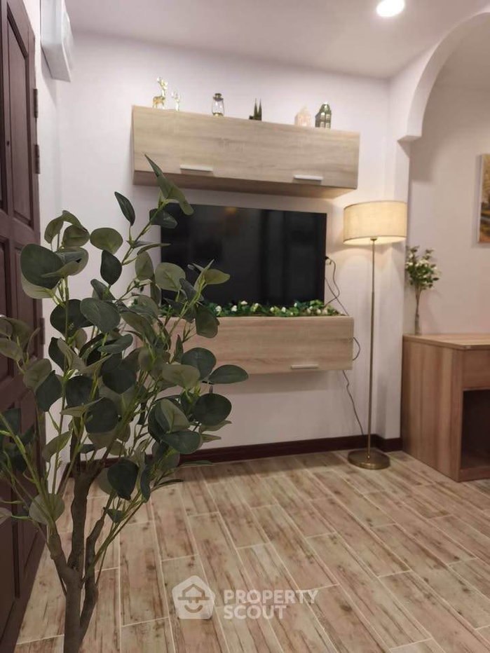 picture 1-BR Condo At Night Bazaar Condotel, Chang Khlan (ID 3422830) - 6/15