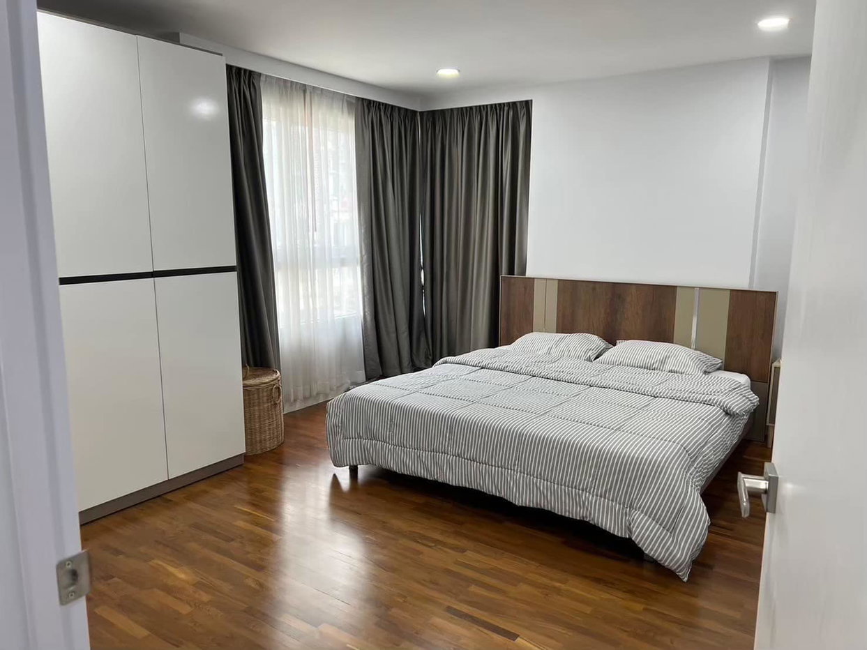 รูป เช่าโคンドในใจกลางเมือง! Baan Siri 13 3 ห้องนอน ใกล้ BTS Nana
ใหญ่สะดวก 114 ตรม. เพียง 50,000 บาท/เดือน อุ่นใจด้วยสิ่งอำนวยความสะดวกครบครัน - รูปที่ 6/9