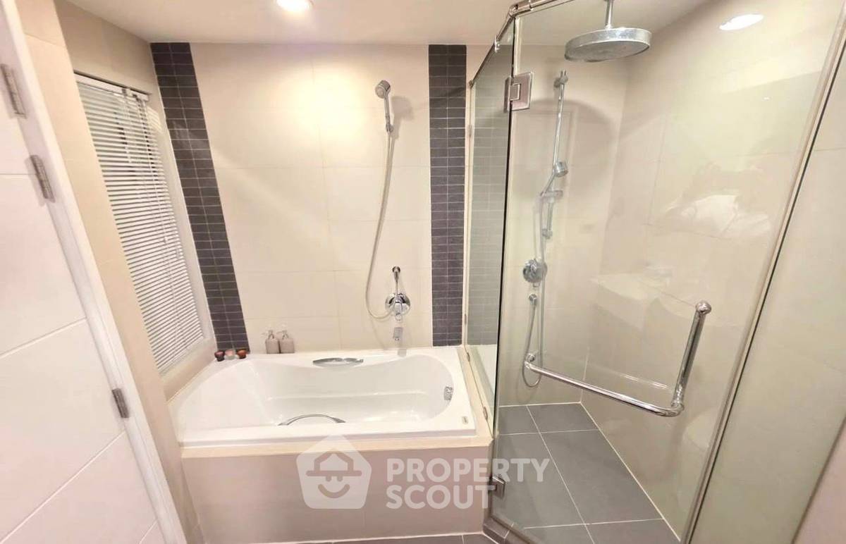 picture 1-BR Condo At The Crest Sukhumvit 49 Near BTS Thong Lor (ID 3425671) - 10/13