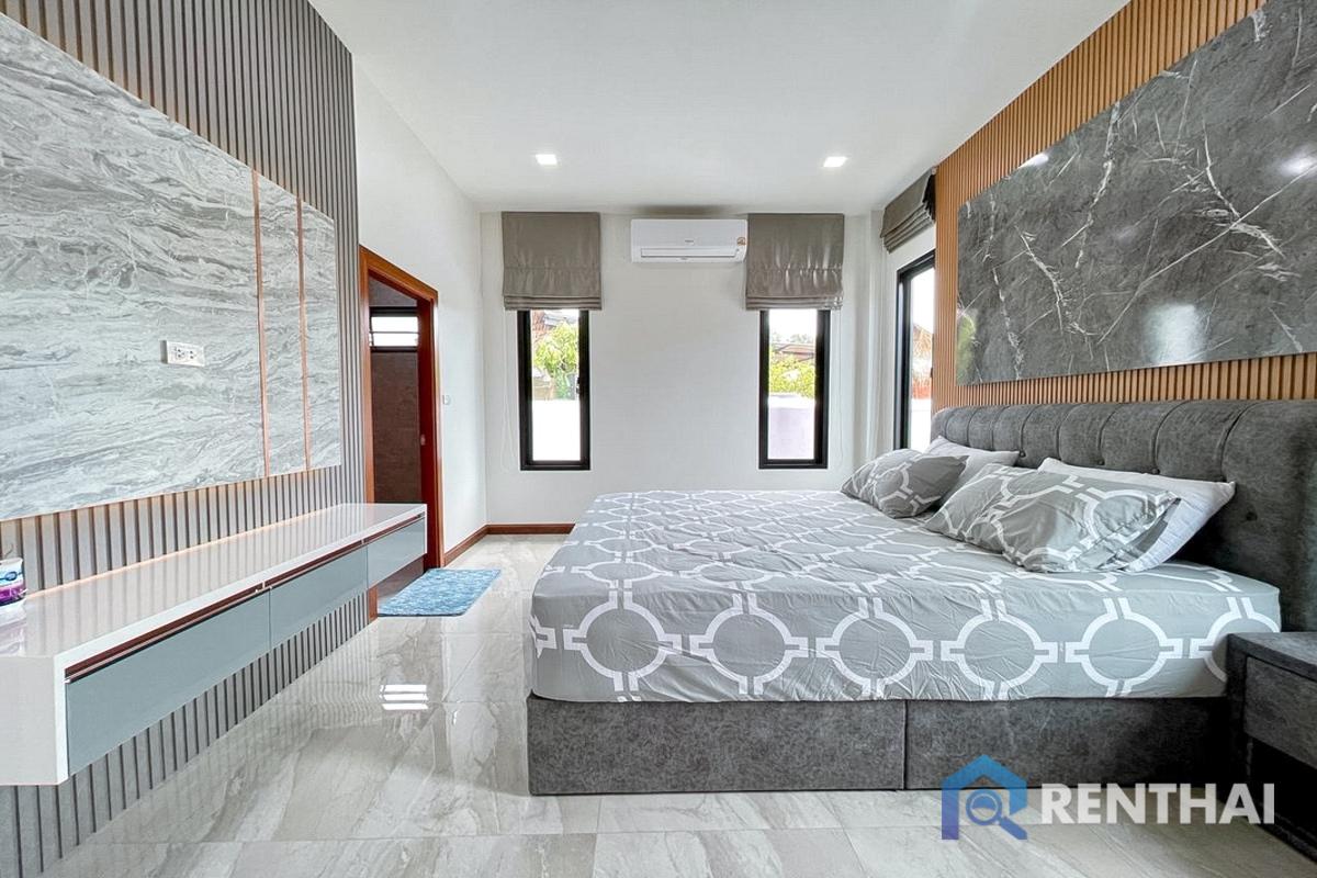 รูป บ้านใหม่สไตล์พูลวิลล่า ใกล้เขาและทะเลบางเสร่ - รูปที่ 11/20