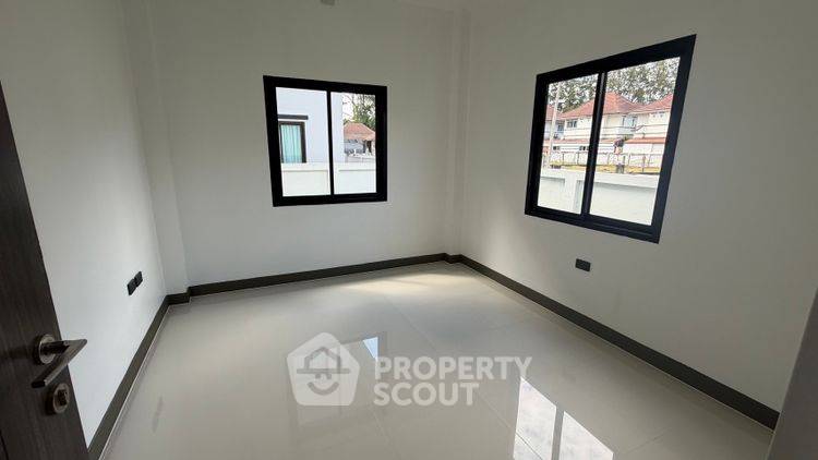picture 4-Bedroom House At D Habitat Sankamphaeng, Chiang Mai (ID 3425609) - 4/5