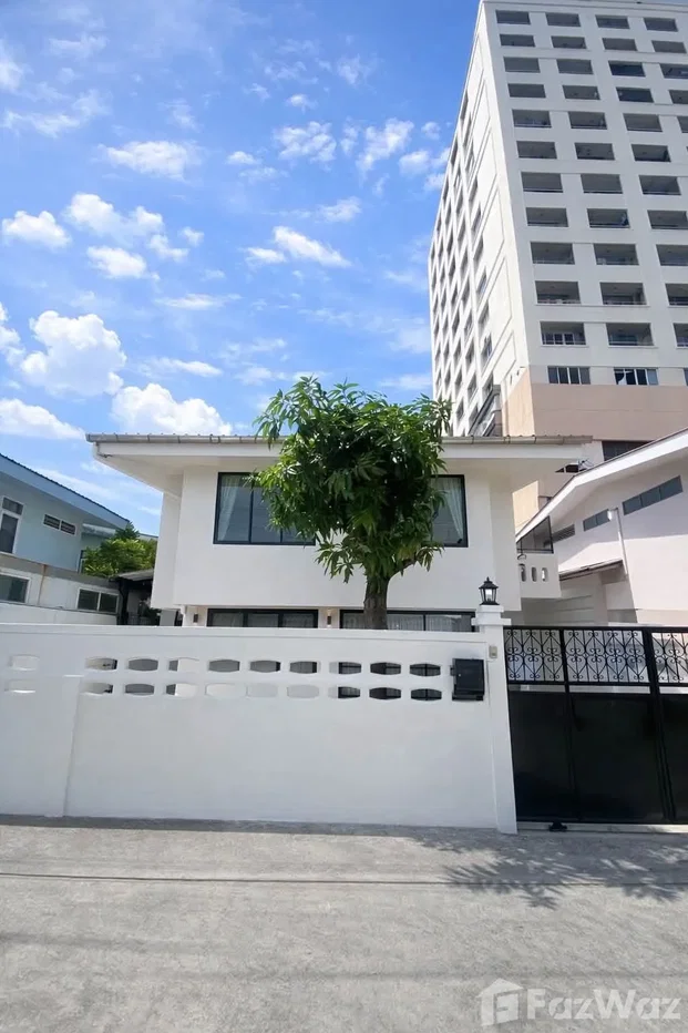รูป บ้านเดี่ยวให้เช่า 5 ห้องนอน ใน สามเสนนอก, กรุงเทพมหานคร 6874005 - รูปที่ 1/8
