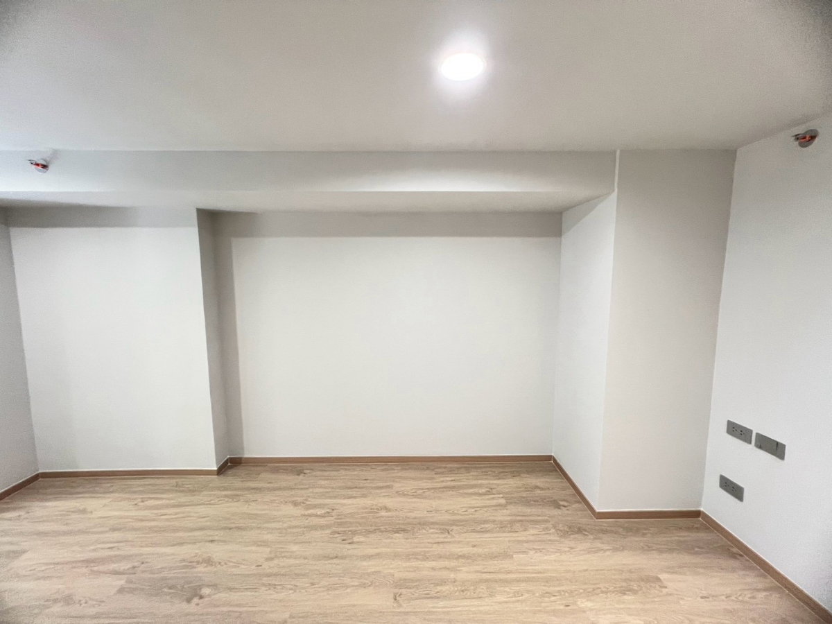 รูป CULTURE CHULA Duplex ชั้น 10 ห้องสวย 38 ตร.ม.! ใกล้ BTS ศาลาแดง 290 ม. ยูนิตสวย พร้อมเข้าอยู่ ราคา 7.7 ลบ. โทร 093-1681685 Line: @whitesand - รูปที่ 6/10
