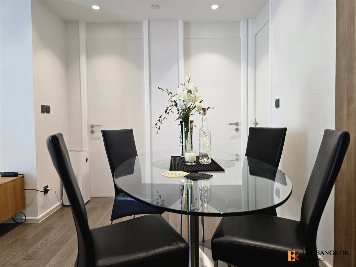 picture Muniq Sukhumvit 23 near MRT Sukhumvit Station Room available, great price - 7/9