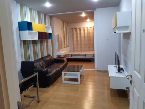 **ว่างครับผม ให้เช่า**คอนโด · Hive Sathorn Condominium BTSธนบุรี อยู่หน้าโครงการเลยครับ