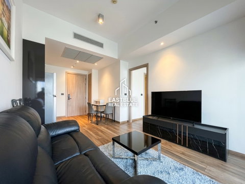Rent The Lofts Asoke Condo: 1 Bed, 1 Bath Near MRT Sukhumvit! 🏙️