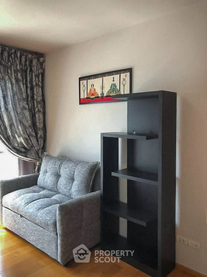 picture Great Value 20th-Floor 2-BR Hive Taksin, 100m To BTS Wongwian Yai (ID 3423990) - 5/10