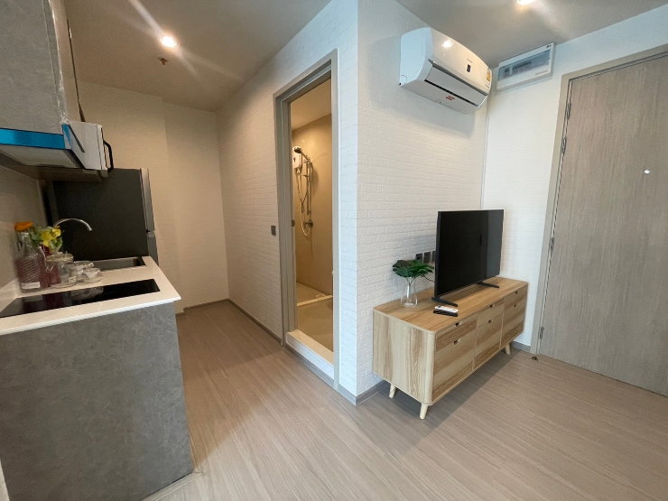 picture Luxury condo for rent next to the BTS Green Line. - 6/7