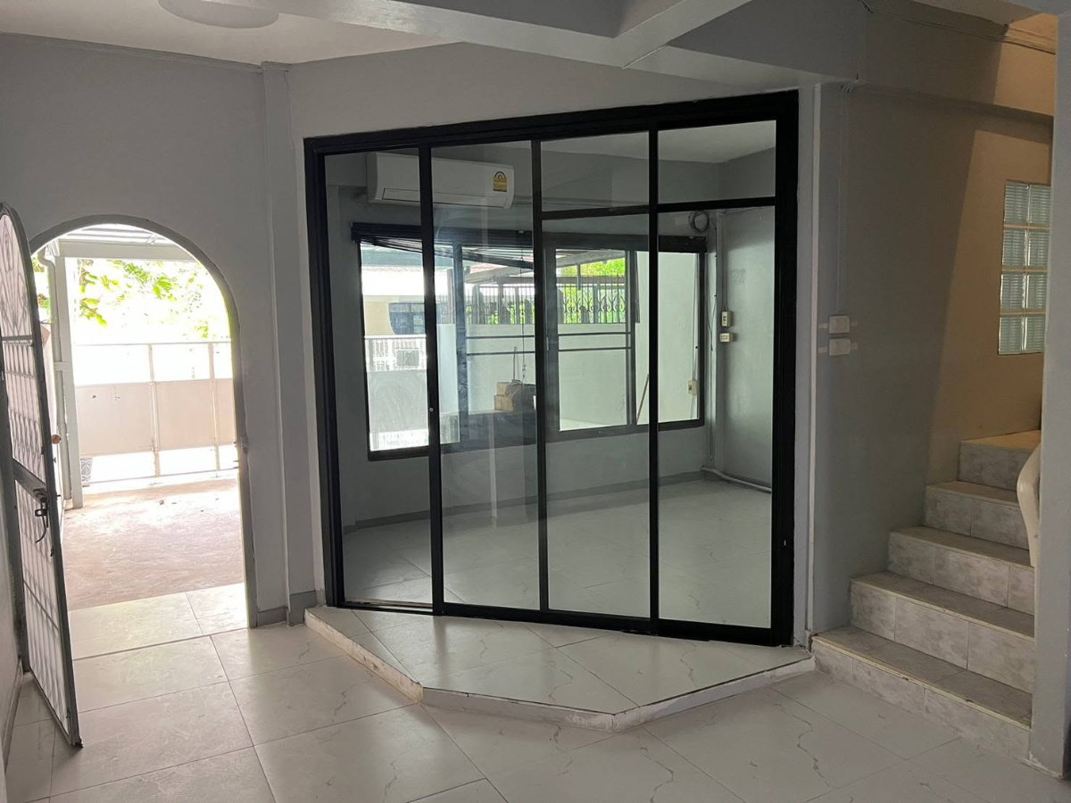 รูป 📍ให้เช่า✨Townhouse Area Ekkamai✨3 ห้องนอน 2 ห้องน้ำ ขนาด 25 ตร.วา | 150 ตร.ม Tel.0982645161  - รูปที่ 2/13