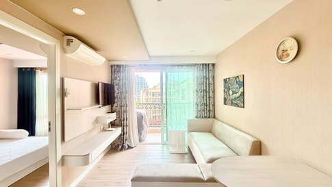 🛏️ 1 ห้องนอน - 🛁 1 ห้องน้ำ - 🏙️ Pool View - 🌏 ชื่อชาวต่างชาติ - 🏢 Seven Seas Condo Resort Jomtien - รหัส: SEV23