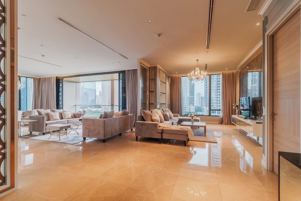 picture Luxury 229 sqm Residence for Sale at Sindhorn Residence, Langsuan ð - 1/9