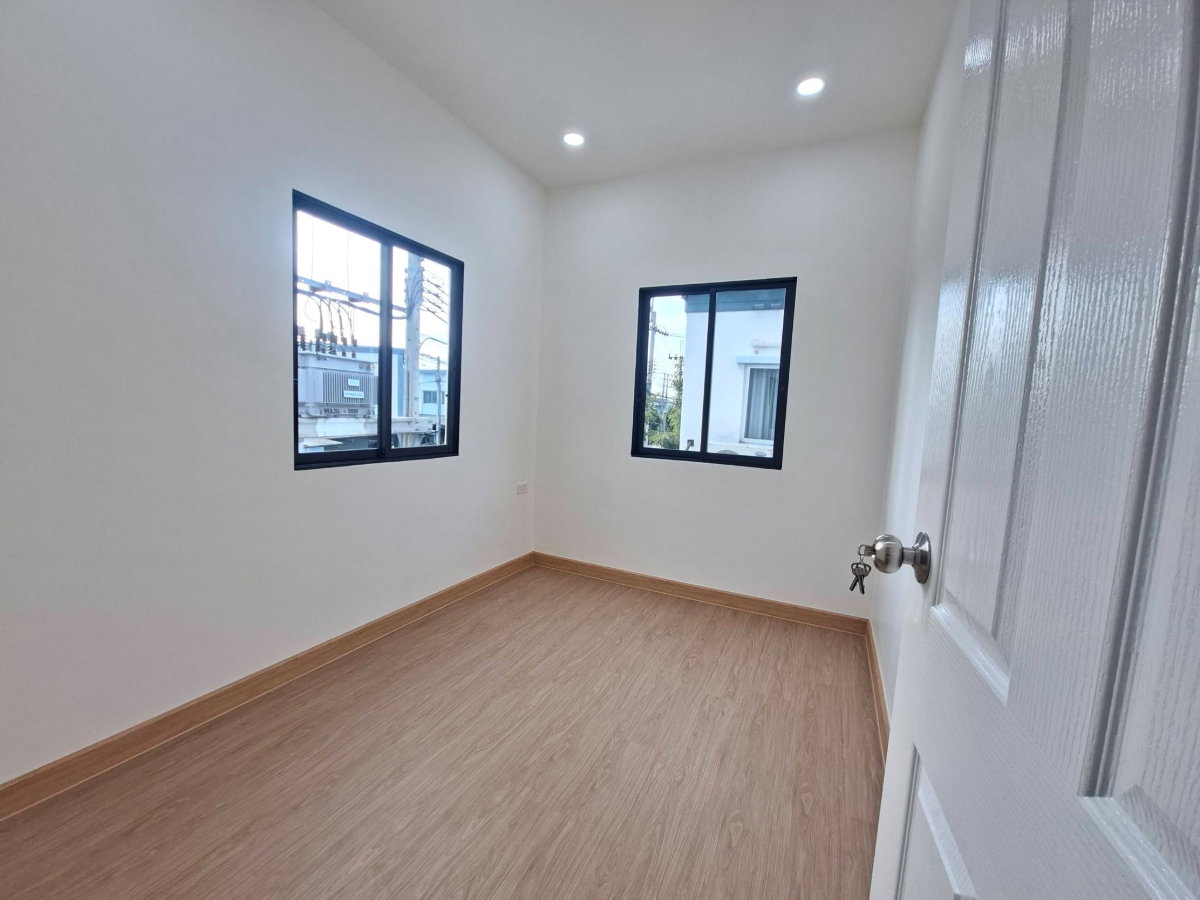 รูป 🏡 บ้านหลังมุม ต้นโครงการ ทำเลทอง! ทาวน์โฮมหลังใหญ่ 24.6 ตร.ว. | ลุมพินี ทาวน์วิลล์ วัดลาดปลาดุก-บางไผ่สเตชั่น - รูปที่ 11/11