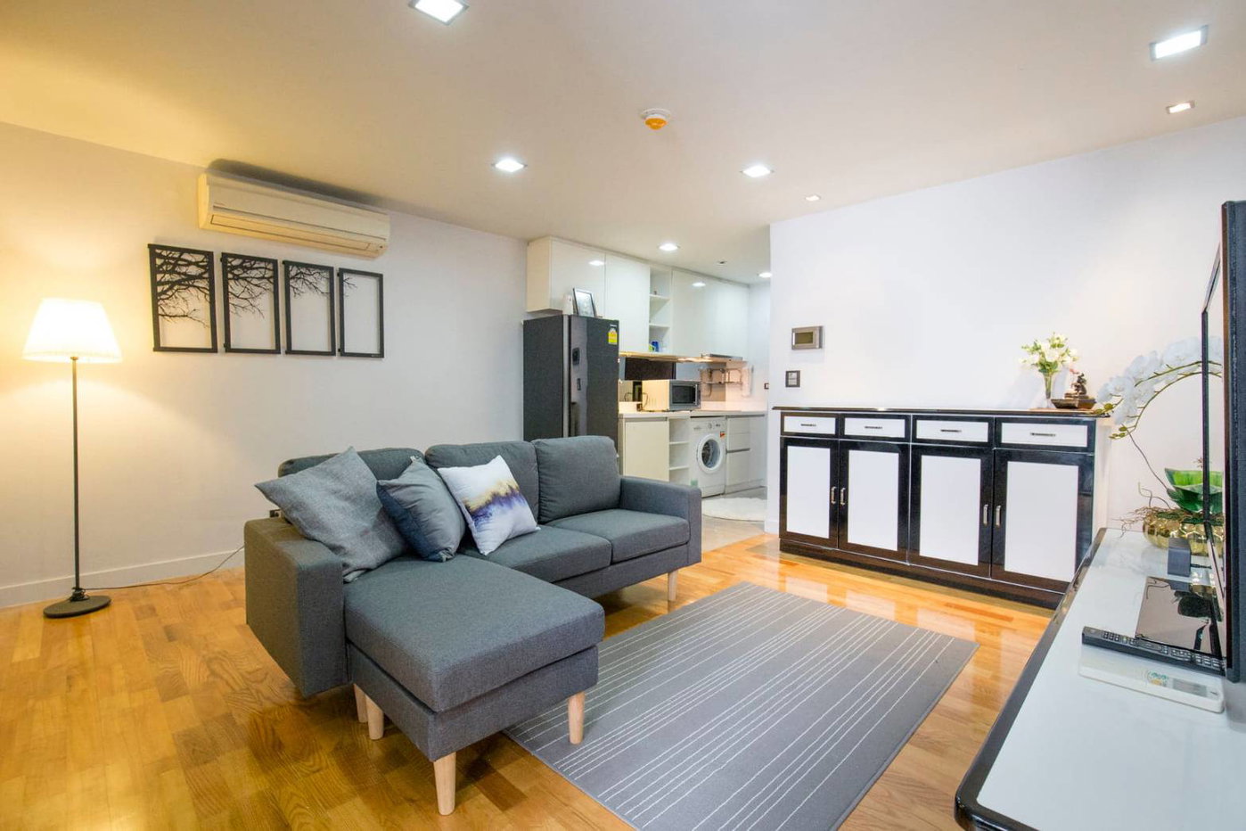 รูป ขาย Quad Silom 2 ห้องนอน 54 ตร.ม. ใจกลางสีลม ใกล้ BTS ช่องนนทรี 🏙️✨ - รูปที่ 2/9