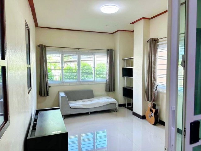 รูป 261017npaotsg ให้เช่า บ้าน รร.เตรียมอุดมน้อมเกล้าฯ  รามคำแหง ร่มเกล้า 11-17 บ้านเดี่ยว 2 ชั้น ให้เช่าพร้อมเฟอร์ฯ 4 นอน 2 น้ำ 3 แอร์ 53.1 - รูปที่ 6/8