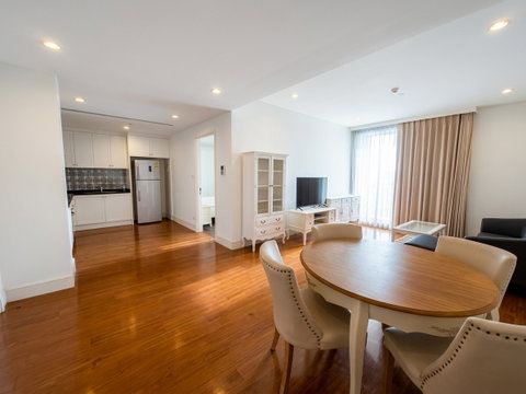 Aguston Sukhumvit 22 Luxury 3-Bedroom Condo in the Heart of Sukhumvit with Full Amenities! 🌟