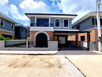 บ้านเดี่ยวให้เช่า : บ้านให้เช่า โครงการคราวน์ เอสเตท 4 ห้องนอน 3 ห้องน้ำ ECL #219