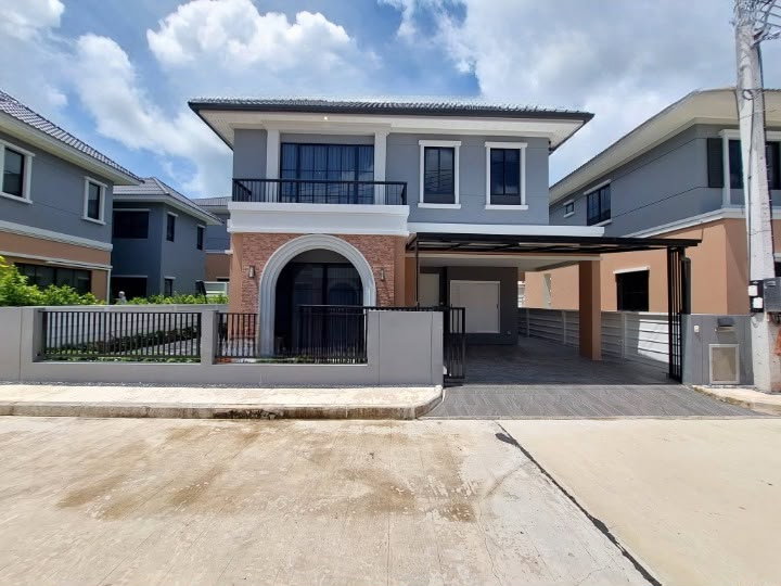 picture Crown Estate 4 bed 3 bath ECL #219 - 1/11