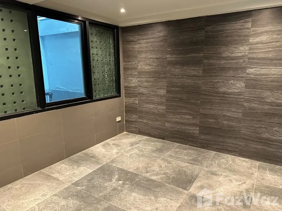 picture 3 Bedroom House for sale in Sam Sen Nok, Bangkok  6874914 - 3/8